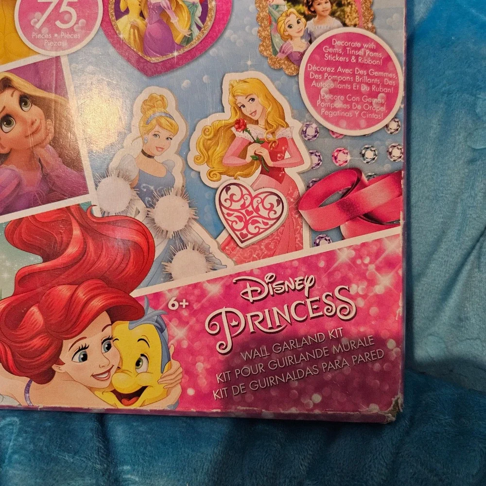Disney Princess Wall Garland Banner Kit Over 75‎ Pieces Kids Party Decor